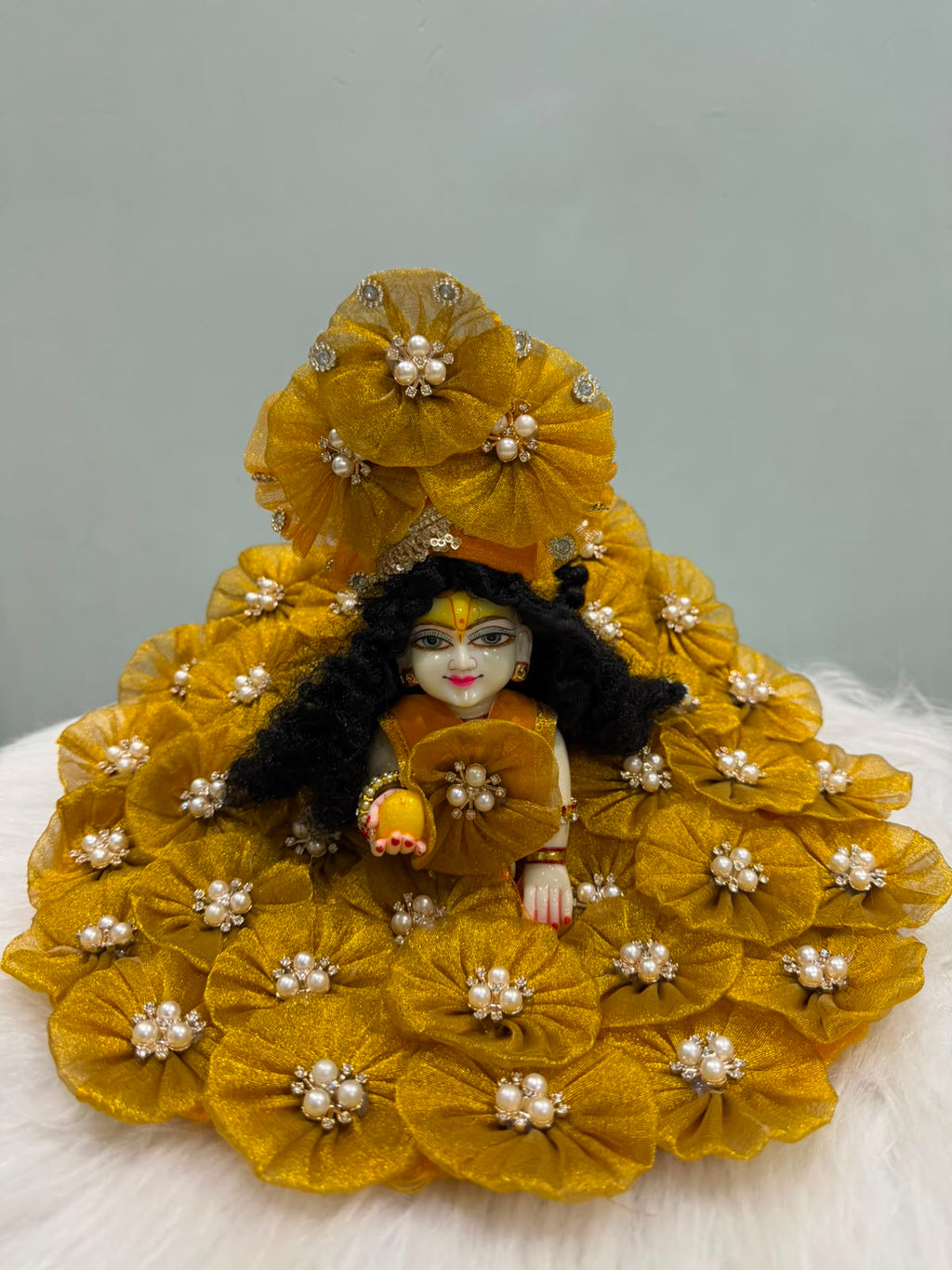 Vrindavan Bloom Premium Laddu Gopal Dress with Floral Mukut & Pearl Mala